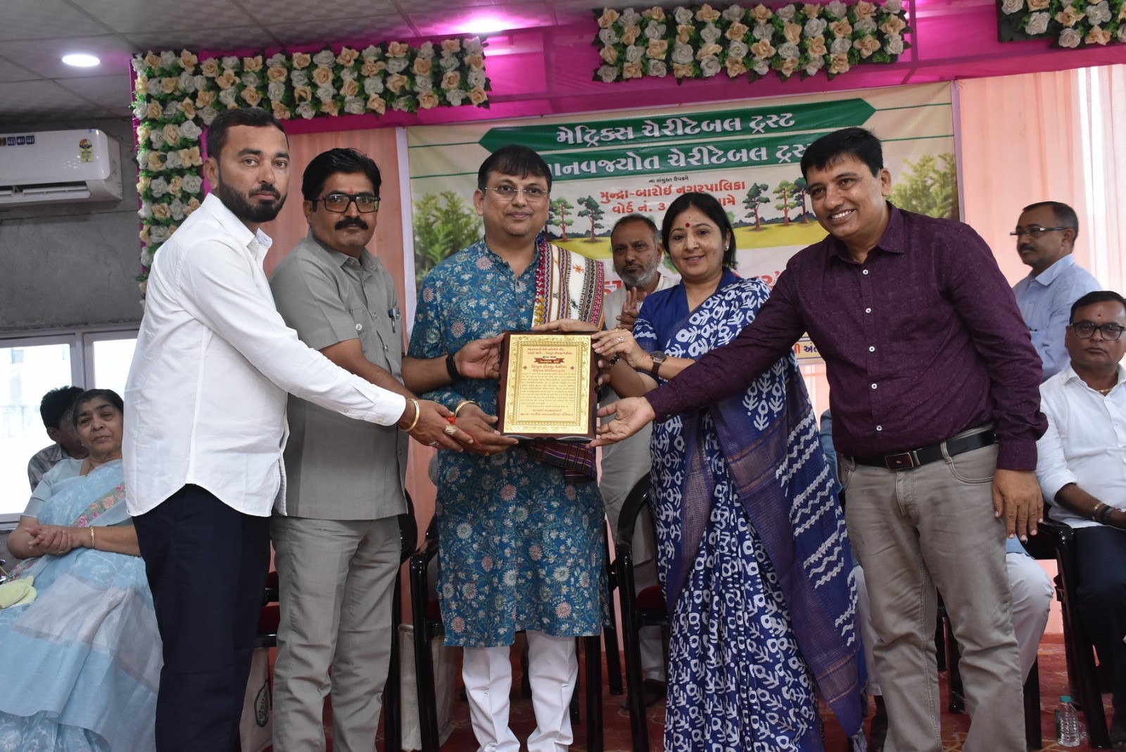 GreatLight richt zich op het leveren van oplossingen zoals CNC-bewerking in grote volumes, 5-assige CNC, CNC-frezen, metaalspuitgieten, vacuümgieten en rapid prototyping-diensten.