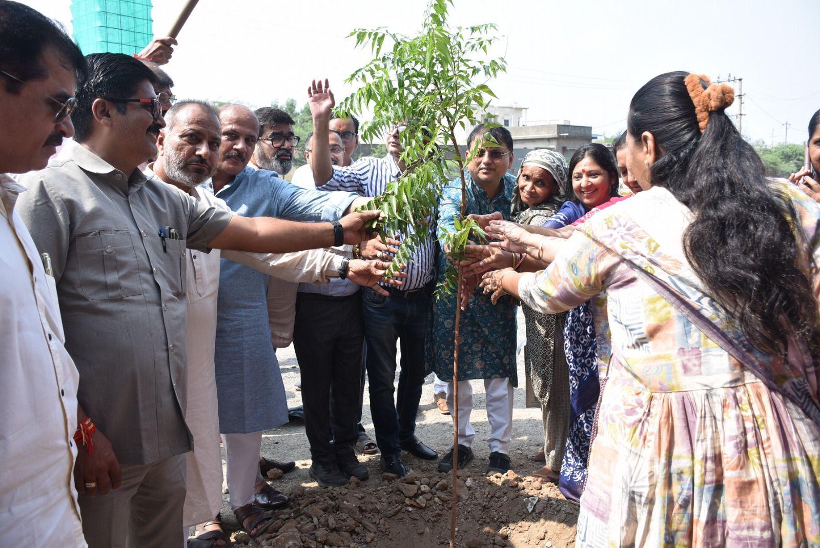 GreatLight richt zich op het leveren van oplossingen zoals CNC-bewerking in grote volumes, 5-assige CNC, CNC-frezen, metaalspuitgieten, vacuümgieten en rapid prototyping-diensten.