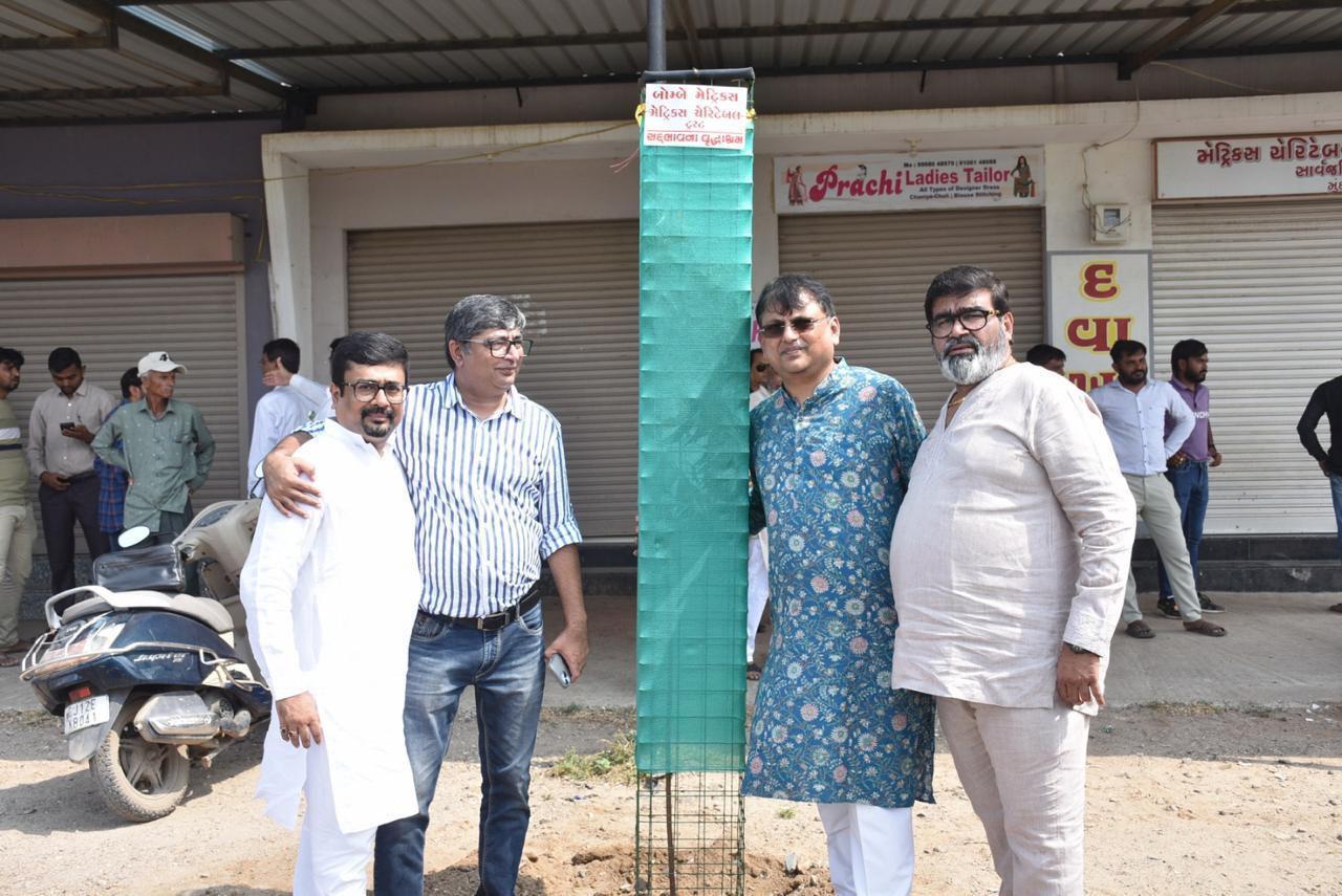 GreatLight richt zich op het leveren van oplossingen zoals CNC-bewerking in grote volumes, 5-assige CNC, CNC-frezen, metaalspuitgieten, vacuümgieten en rapid prototyping-diensten.