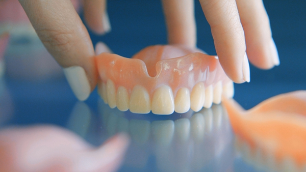 1732387923 56 Stratasys launches full color 3D printing solution for permanent complete dentures