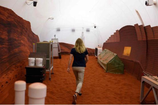 A 160 square meter 3D printed habitat simulates life on