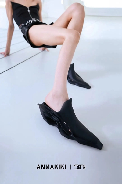 1733158248 350 3D printed one piece shoes make a splash at Milan International Fashion