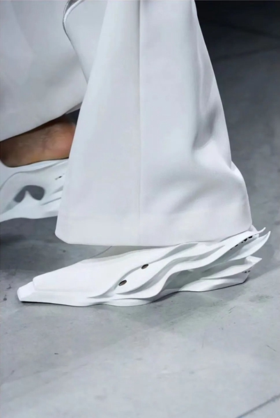 1733158249 402 3D printed one piece shoes make a splash at Milan International Fashion