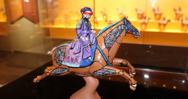 1733407735 839 Xian Museum 3D printed cyberpunk style Tang Sancai attracts attention