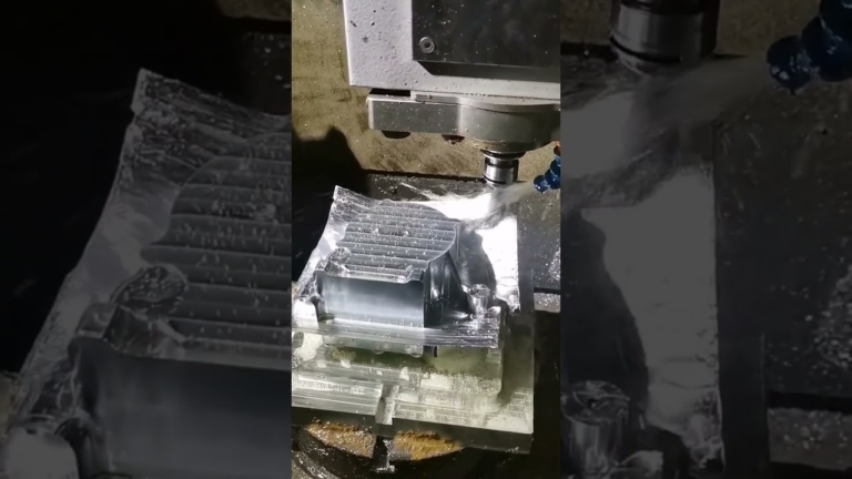 cnc 5 axis machining of aluminum alloy housing #cnc #cncmachining #5axiscnc