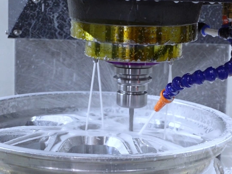 cnc technology: how to choose the appropriate cutting fluid when