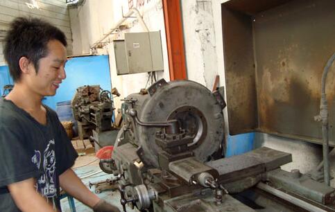 1738845165 707 CNC Knowledge Are CNC tools damaged worn and broken The