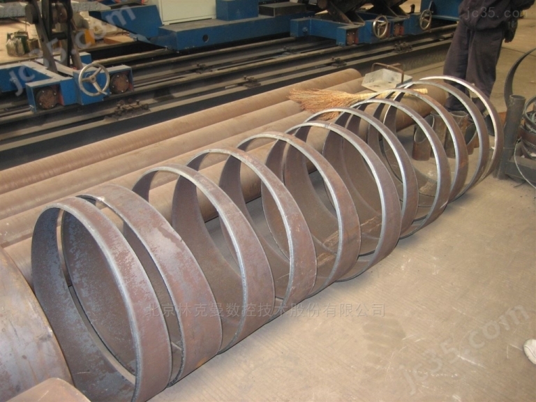 the pipe cutting machine is a device specially designed to