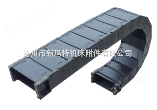 Entirely closed drag chain: a strong shield that offers complete protection for cables