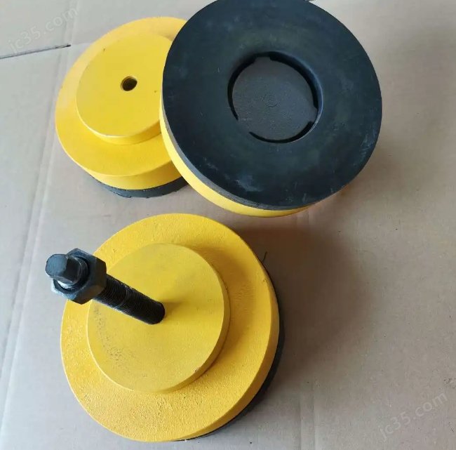 Inflatable horns can be adjusted to the height at will per air pressure