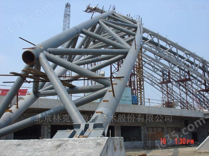Intersection line circular line cutting machine