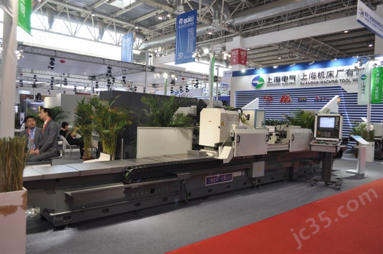 cnc roll grinder has higher machining efficiency compared to traditional