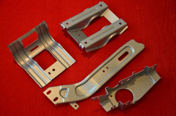 Okay, I need to rephrase the product title "Custom High Precision CNC machining & turning, CNC Rapid Precision Machining 03". Let me start by analyzing the original title. It...