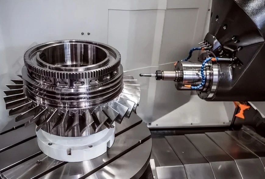 High-precision tool holder comparison